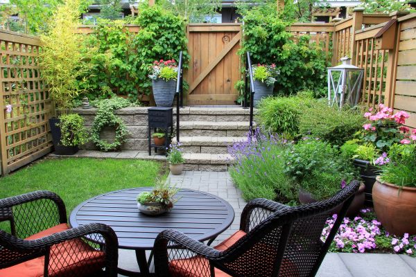 Small Yard Landscaping in Fort Myers