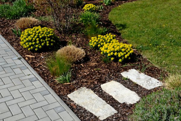 Garden Mulch Installation in Fort Myers